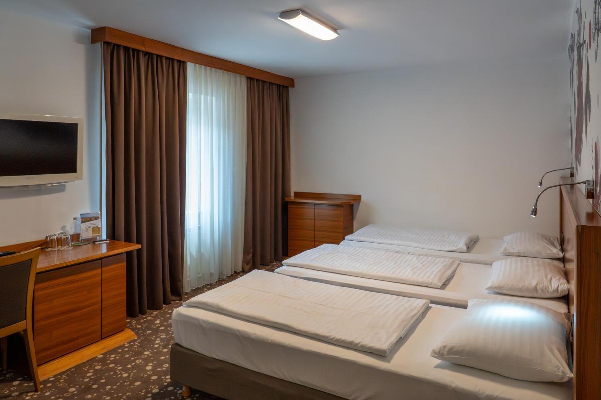 Standard Triple Room,1698910797:JPEG